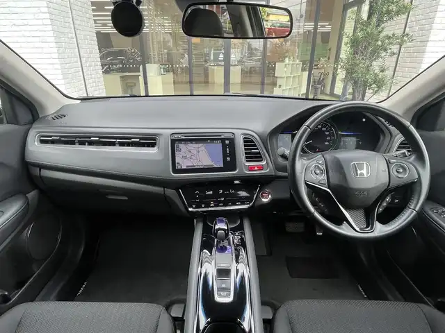 ホンダ ヴェゼル ハイブリッド X 高知県 2014(平26)年 9.7万km クリスタルブラックパール (株)IDOMが運営する【じしゃロン高知店】の自社ローン専用車両になります。こちらは現金またはオートローンご利用時の価格です。自社ローンご希望の方は別途その旨お申付け下さい