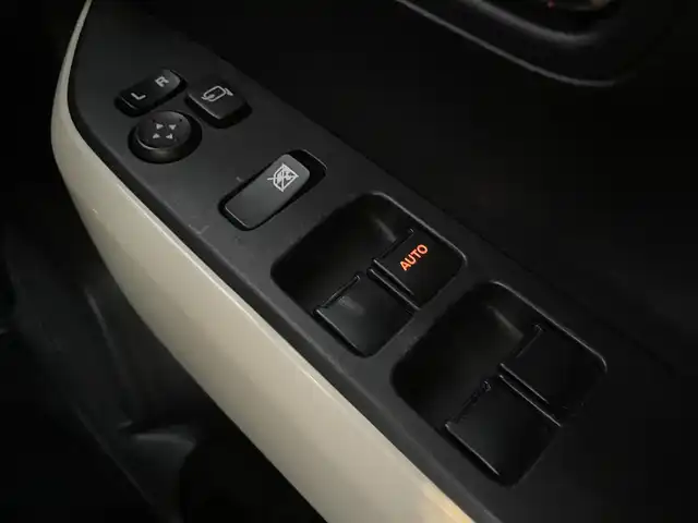 スズキ クロスビー HYBRID MX 千葉県 2020(令2)年 6.2万km ピュアホワイトパール/ブラック2トーンルーフ 純正8型ナビ/全周囲カメラ/フルセグ/衝突被害軽減ブレーキ/車線逸脱抑制装置/クルーズコントロール/オートマチックハイビーム/クリアランスソナー/ETC/ドラレコ/シートヒーター/純正16インチAW/LEDヘッドライト/スマートキー