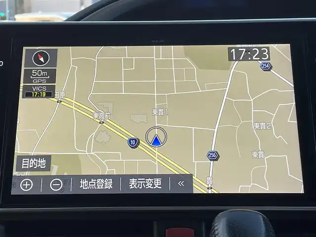 トヨタ ヴォクシー ZS 煌Ⅲ 福岡県 2021(令3)年 5.3万km ホワイトパールクリスタルシャイン 7人乗り/モデリスタエアロ【フロント・リア】/純正12.1インチフリップダウンモニター/純正リモートスターター(スマートキー一体型)×１/黒ハーフレザーシート/純正１０インチSDナビ【NSZN-Z68T】/(HDMI/AM/FM/Bluetooth/CD/DVD/フルセグTV】/バックカメラ/ビルトインETC/オートライト/Toyota Safety Sense/・PCS(プリクラッシュセーフティ)/・LDA(レーンディパーチャーアラート)/・オートマチックハイビーム/・先行車発進告知機能/PKSB(パーキングサポートブレーキ)/クルーズコントロール/クリアランスソナー/コーナーセンサー/アイドリングストップ/盗難防止装置/横滑り防止機能/社外前後ドライブレコーダーCOMTEC【DC-DR652】/USB充電ソケット/電格ウィンカーミラー/プッシュスタート/純正フロアマット/純正１６インチアルミホイール/ステアリングスイッチ/ISOFIX/フロントフォグランプ/ドアバイザー/ドラレコ取扱説明書/取扱説明書/保証書
