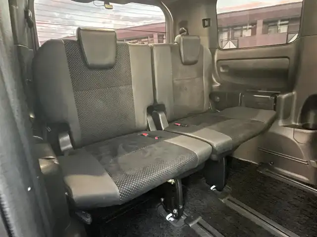 トヨタ ヴォクシー ZS 煌Ⅲ 福岡県 2021(令3)年 5.3万km ホワイトパールクリスタルシャイン 7人乗り/モデリスタエアロ【フロント・リア】/純正12.1インチフリップダウンモニター/純正リモートスターター(スマートキー一体型)×１/黒ハーフレザーシート/純正１０インチSDナビ【NSZN-Z68T】/(HDMI/AM/FM/Bluetooth/CD/DVD/フルセグTV】/バックカメラ/ビルトインETC/オートライト/Toyota Safety Sense/・PCS(プリクラッシュセーフティ)/・LDA(レーンディパーチャーアラート)/・オートマチックハイビーム/・先行車発進告知機能/PKSB(パーキングサポートブレーキ)/クルーズコントロール/クリアランスソナー/コーナーセンサー/アイドリングストップ/盗難防止装置/横滑り防止機能/社外前後ドライブレコーダーCOMTEC【DC-DR652】/USB充電ソケット/電格ウィンカーミラー/プッシュスタート/純正フロアマット/純正１６インチアルミホイール/ステアリングスイッチ/ISOFIX/フロントフォグランプ/ドアバイザー/ドラレコ取扱説明書/取扱説明書/保証書