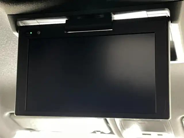 トヨタ ヴォクシー ZS 煌Ⅲ 愛知県 2021(令3)年 5.3万km ホワイトパールクリスタルシャイン 7人乗り/モデリスタエアロ　（フロント/リア）/純正12.1インチフリップダウンモニター/黒ハーフレザーシート/純正10インチSDナビ【NSZN-Z68T】/(HDMI/AM/FM/Bluetooth/CD/DVD/フルセグTV)/バックカメラ/ビルトインETC/オートライト/Toyota Safety Sense/・PCS(プリクラッシュセーフティ)/・LDA(レーンディパーチャーアラート)/・オートマチックハイビーム/・先行車発進告知機能/PKSB(パーキングサポートブレーキ)/クルーズコントロール/クリアランスソナー/コーナーセンサー/アイドリングストップ/盗難防止装置/横滑り防止機能/社外前後ドライブレコーダーCOMTEC【DC-DR652】/USB充電ソケット/電格ウィンカーミラー/プッシュスタート/純正フロアマット/純正16インチアルミホイール/ステアリングスイッチ/ISOFIX/フロントフォグランプ/ドアバイザー