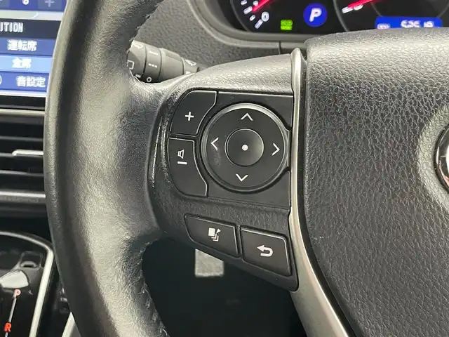 トヨタ ヴォクシー ZS 煌Ⅲ 愛知県 2021(令3)年 5.3万km ホワイトパールクリスタルシャイン 7人乗り/モデリスタエアロ　（フロント/リア）/純正12.1インチフリップダウンモニター/黒ハーフレザーシート/純正10インチSDナビ【NSZN-Z68T】/(HDMI/AM/FM/Bluetooth/CD/DVD/フルセグTV)/バックカメラ/ビルトインETC/オートライト/Toyota Safety Sense/・PCS(プリクラッシュセーフティ)/・LDA(レーンディパーチャーアラート)/・オートマチックハイビーム/・先行車発進告知機能/PKSB(パーキングサポートブレーキ)/クルーズコントロール/クリアランスソナー/コーナーセンサー/アイドリングストップ/盗難防止装置/横滑り防止機能/社外前後ドライブレコーダーCOMTEC【DC-DR652】/USB充電ソケット/電格ウィンカーミラー/プッシュスタート/純正フロアマット/純正16インチアルミホイール/ステアリングスイッチ/ISOFIX/フロントフォグランプ/ドアバイザー