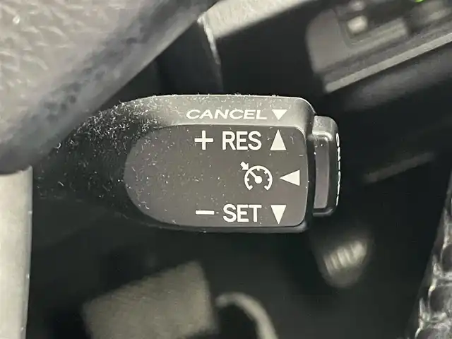 トヨタ ヴォクシー ZS 煌Ⅲ 愛知県 2021(令3)年 5.3万km ホワイトパールクリスタルシャイン 7人乗り/モデリスタエアロ　（フロント/リア）/純正12.1インチフリップダウンモニター/黒ハーフレザーシート/純正10インチSDナビ【NSZN-Z68T】/(HDMI/AM/FM/Bluetooth/CD/DVD/フルセグTV)/バックカメラ/ビルトインETC/オートライト/Toyota Safety Sense/・PCS(プリクラッシュセーフティ)/・LDA(レーンディパーチャーアラート)/・オートマチックハイビーム/・先行車発進告知機能/PKSB(パーキングサポートブレーキ)/クルーズコントロール/クリアランスソナー/コーナーセンサー/アイドリングストップ/盗難防止装置/横滑り防止機能/社外前後ドライブレコーダーCOMTEC【DC-DR652】/USB充電ソケット/電格ウィンカーミラー/プッシュスタート/純正フロアマット/純正16インチアルミホイール/ステアリングスイッチ/ISOFIX/フロントフォグランプ/ドアバイザー