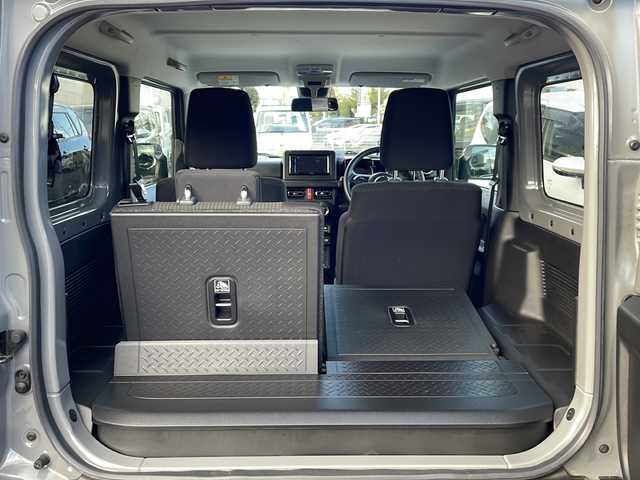 スズキ ジムニー XC 長野県 2023(令5)年 1万km ミディアムグレー 禁煙車/パートタイム4WD/パイオニアディスプレイオーディオ/(PVN-9300DVZS)/FM・AM・DVD・CD・BT/AppleCarPlay対応/バックカメラ/純正16インチアルミホイール/ダウンヒルアシストコントロール/衝突被害軽減ブレーキ/クルーズコントロール/アイドリングストップ/前席シートヒーター/ミラーヒーター/純正ラバーマット/LEDヘッドライト/フォグランプ/オートライト/ヘッドライトウォッシャー/スマートキー/スペアキー/取扱説明書/保証書