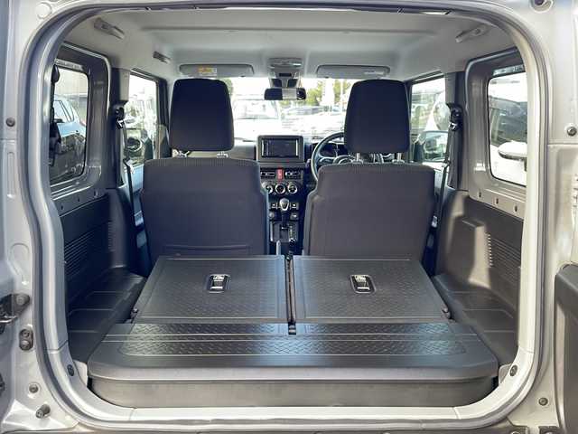 スズキ ジムニー XC 長野県 2023(令5)年 1万km ミディアムグレー 禁煙車/パートタイム4WD/パイオニアディスプレイオーディオ/(PVN-9300DVZS)/FM・AM・DVD・CD・BT/AppleCarPlay対応/バックカメラ/純正16インチアルミホイール/ダウンヒルアシストコントロール/衝突被害軽減ブレーキ/クルーズコントロール/アイドリングストップ/前席シートヒーター/ミラーヒーター/純正ラバーマット/LEDヘッドライト/フォグランプ/オートライト/ヘッドライトウォッシャー/スマートキー/スペアキー/取扱説明書/保証書