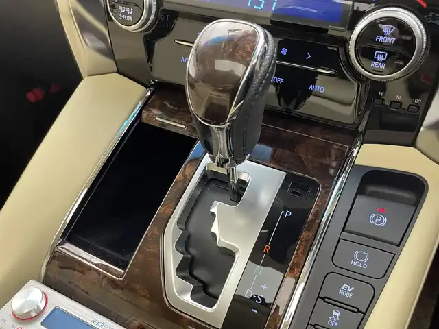 トヨタ アルファードハイブリット G Fパッケージ 滋賀県 2019(平31)年 6.6万km ホワイトパールクリスタルシャイン サンルーフ/レザーシート/純正9型JBLサウンドナビ/【CD/DVD/USB/Bluetooth/HDMI/フルセグ】/BSM/全方位カメラ/パワーシート/ベンチレーションシート/デジタルインナーミラー/ステアリングヒーター/パワーバックドア/両側パワースライドドア/オートホールド/LEDヘッドライト/前後ソナー/オットマン/ETC