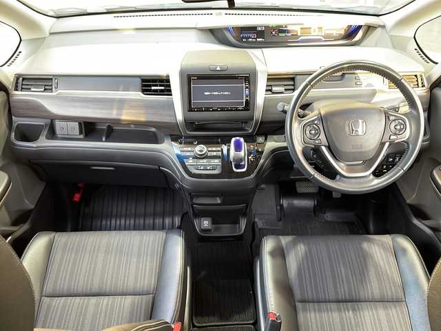 ホンダ フリード＋ ハイブリット EX 静岡県 2017(平29)年 5万km ホワイトオーキッドパール 純正ナビ/・CD/DVD/・Bluetooth/・SD/・フルセグTV/・FM/AM/ホンダセンシング/●衝突軽減ブレーキ〈CMBS〉/●誤発進抑制機能/●ACC〈アダプティブ・クルーズ・コントロール〉/●LKAS〈車線維持支援システム〉/●歩行者事故低減ステアリング/●路外逸脱抑制機能/●先行車発進お知らせ機能/●標識認識機能/主要装備/・ＥＴＣ/・ドライブレコーダー/・バックカメラ/・前席シートヒーター/・サイドカーテンエアバッグ/・ＬＥＤヘッドライト/・両側パワスラ/・フォグランプ/・ステアリングリモコン/・アクティブコーナリングライト/・オートライト