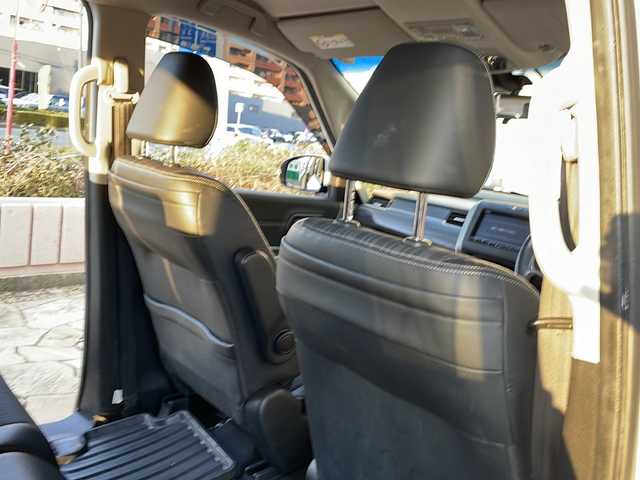 ホンダ フリード＋ ハイブリット EX 静岡県 2017(平29)年 5万km ホワイトオーキッドパール 純正ナビ/・CD/DVD/・Bluetooth/・SD/・フルセグTV/・FM/AM/ホンダセンシング/●衝突軽減ブレーキ〈CMBS〉/●誤発進抑制機能/●ACC〈アダプティブ・クルーズ・コントロール〉/●LKAS〈車線維持支援システム〉/●歩行者事故低減ステアリング/●路外逸脱抑制機能/●先行車発進お知らせ機能/●標識認識機能/主要装備/・ＥＴＣ/・ドライブレコーダー/・バックカメラ/・前席シートヒーター/・サイドカーテンエアバッグ/・ＬＥＤヘッドライト/・両側パワスラ/・フォグランプ/・ステアリングリモコン/・アクティブコーナリングライト/・オートライト