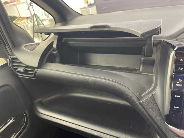 トヨタ ヴォクシー ZS 煌 岐阜県 2018(平30)年 11.4万km イナズマスパーキングブラックガラスフレーク アルパイン11インチナビ/AM/FM/CD/フルセグ/DVD/SD/BT/12.8インチアルパインフリップダウンモニター/両側パワースライドドア/バックカメラ/プリクラッシュセーフティ/レーンキープアシスト/オートマチックハイビーム/クルーズコントロール/オートLEDヘッドライト/ETC/ステアリングリモコン/革巻きステアリング/レーダー探知機/後席エアコン/スマートキー/プッシュスタート/純正フロアマット/純正ドアバイザー/純正16インチアルミホイール