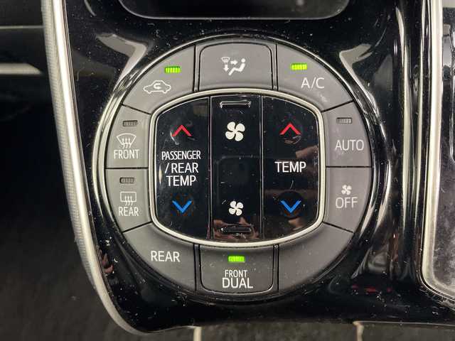 トヨタ ヴォクシー ZS 煌 岐阜県 2018(平30)年 11.4万km イナズマスパーキングブラックガラスフレーク アルパイン11インチナビ/AM/FM/CD/フルセグ/DVD/SD/BT/12.8インチアルパインフリップダウンモニター/両側パワースライドドア/バックカメラ/プリクラッシュセーフティ/レーンキープアシスト/オートマチックハイビーム/クルーズコントロール/オートLEDヘッドライト/ETC/ステアリングリモコン/革巻きステアリング/レーダー探知機/後席エアコン/スマートキー/プッシュスタート/純正フロアマット/純正ドアバイザー/純正16インチアルミホイール