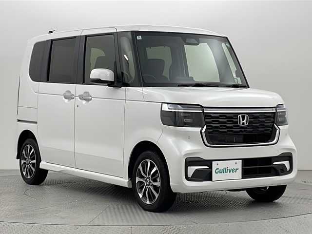 ホンダ Ｎ ＢＯＸ カスタム 新潟県 2024(令6)年 0.4万km プラチナホワイトパール 4WD/オーディオレス/ナビ装着用スペシャルパッケージ/バックカメラ/レーダークルーズコントロール/衝突被害軽減ブレーキ/両側パワースライドドア/前席シートヒーター/プッシュスタート/LEDヘッドライト/オートライト/Type-c充電