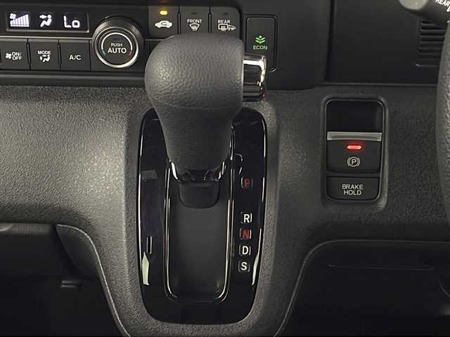 ホンダ Ｎ ＢＯＸ カスタム 新潟県 2024(令6)年 0.4万km プラチナホワイトパール 4WD/オーディオレス/ナビ装着用スペシャルパッケージ/バックカメラ/レーダークルーズコントロール/衝突被害軽減ブレーキ/両側パワースライドドア/前席シートヒーター/プッシュスタート/LEDヘッドライト/オートライト/Type-c充電
