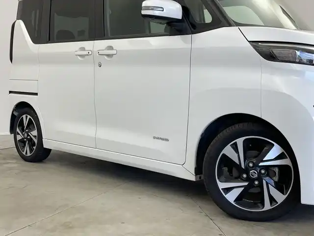 日産 ルークス HWS Gターボ プロパイロットED 新潟県 2020(令2)年 5.8万km ホワイトパール 純正ディーラーオプションメモリナビ（型式：MM320D-L）/・CD/DVD/Bluetooth/フルセグ/USB/全周囲モニター/プロパイロット/衝突被害軽減システム/レーンキープアシスト/インテリジェントクルーズコントロール/純正フロントドライブレコーダー/社外ビルトインETC/両側パワースライドドア/純正LEDヘッドライト/オートライト/フォグランプ/純正フロアマット/純正15インチAW夏タイヤ/ABS/横滑り防止機能/盗難防止装置/スペアキー