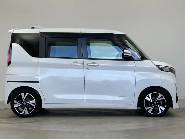 日産 ルークス HWS Gターボ プロパイロットED 新潟県 2020(令2)年 5.8万km ホワイトパール 純正ディーラーオプションメモリナビ（型式：MM320D-L）/・CD/DVD/Bluetooth/フルセグ/USB/全周囲モニター/プロパイロット/衝突被害軽減システム/レーンキープアシスト/インテリジェントクルーズコントロール/純正フロントドライブレコーダー/社外ビルトインETC/両側パワースライドドア/純正LEDヘッドライト/オートライト/フォグランプ/純正フロアマット/純正15インチAW夏タイヤ/ABS/横滑り防止機能/盗難防止装置/スペアキー