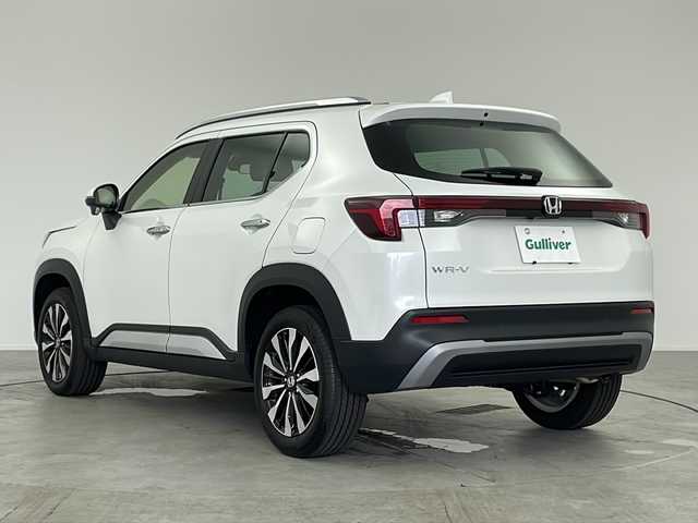ホンダ ＷＲ－Ｖ Z+ 愛知県 2024(令6)年 0.6万km プラチナホワイトパール /禁煙車//純正HondaCONNECTナビ//フルセグTV//バックカメラ//ETC//Z+専用エクステリア//ホンダセンシング//衝突軽減ブレーキ//先行車発進お知らせ//歩行者事故低減ステアリング//路外逸脱抑制機能//標識認識機能//アダプティブクルーズコントロール//レーンキープアシストシステム//誤発進抑制機能(前後方)//急アクセル抑制機能//前後パーキングセンサー//オートハイビーム//フルLEDヘッドライト//オートライト//フロントフォグランプ//ルーフレール//プライムスムース&ファブリックコンビシート//トノカバー//純正17インチアルミホイール(切削+ベルリナブラック塗装)//革巻きステアリング//ステアリングスイッチ//パドルシフト//純正フロアマット//プッシュスタート//電動格納ミラーウィンカー//横滑り防止装置