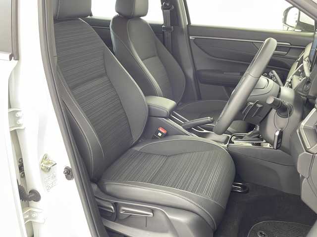 ホンダ ＷＲ－Ｖ Z+ 愛知県 2024(令6)年 0.6万km プラチナホワイトパール /禁煙車//純正HondaCONNECTナビ//フルセグTV//バックカメラ//ETC//Z+専用エクステリア//ホンダセンシング//衝突軽減ブレーキ//先行車発進お知らせ//歩行者事故低減ステアリング//路外逸脱抑制機能//標識認識機能//アダプティブクルーズコントロール//レーンキープアシストシステム//誤発進抑制機能(前後方)//急アクセル抑制機能//前後パーキングセンサー//オートハイビーム//フルLEDヘッドライト//オートライト//フロントフォグランプ//ルーフレール//プライムスムース&ファブリックコンビシート//トノカバー//純正17インチアルミホイール(切削+ベルリナブラック塗装)//革巻きステアリング//ステアリングスイッチ//パドルシフト//純正フロアマット//プッシュスタート//電動格納ミラーウィンカー//横滑り防止装置