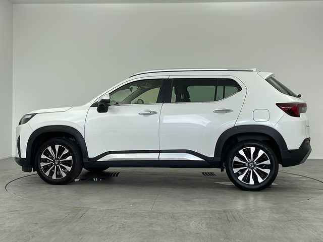 ホンダ ＷＲ－Ｖ Z+ 愛知県 2024(令6)年 0.6万km プラチナホワイトパール /禁煙車//純正HondaCONNECTナビ//フルセグTV//バックカメラ//ETC//Z+専用エクステリア//ホンダセンシング//衝突軽減ブレーキ//先行車発進お知らせ//歩行者事故低減ステアリング//路外逸脱抑制機能//標識認識機能//アダプティブクルーズコントロール//レーンキープアシストシステム//誤発進抑制機能(前後方)//急アクセル抑制機能//前後パーキングセンサー//オートハイビーム//フルLEDヘッドライト//オートライト//フロントフォグランプ//ルーフレール//プライムスムース&ファブリックコンビシート//トノカバー//純正17インチアルミホイール(切削+ベルリナブラック塗装)//革巻きステアリング//ステアリングスイッチ//パドルシフト//純正フロアマット//プッシュスタート//電動格納ミラーウィンカー//横滑り防止装置
