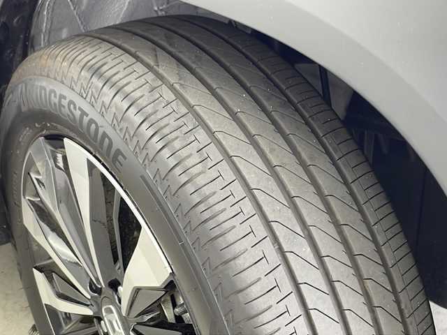 ホンダ ＷＲ－Ｖ Z+ 愛知県 2024(令6)年 0.6万km プラチナホワイトパール /禁煙車//純正HondaCONNECTナビ//フルセグTV//バックカメラ//ETC//Z+専用エクステリア//ホンダセンシング//衝突軽減ブレーキ//先行車発進お知らせ//歩行者事故低減ステアリング//路外逸脱抑制機能//標識認識機能//アダプティブクルーズコントロール//レーンキープアシストシステム//誤発進抑制機能(前後方)//急アクセル抑制機能//前後パーキングセンサー//オートハイビーム//フルLEDヘッドライト//オートライト//フロントフォグランプ//ルーフレール//プライムスムース&ファブリックコンビシート//トノカバー//純正17インチアルミホイール(切削+ベルリナブラック塗装)//革巻きステアリング//ステアリングスイッチ//パドルシフト//純正フロアマット//プッシュスタート//電動格納ミラーウィンカー//横滑り防止装置