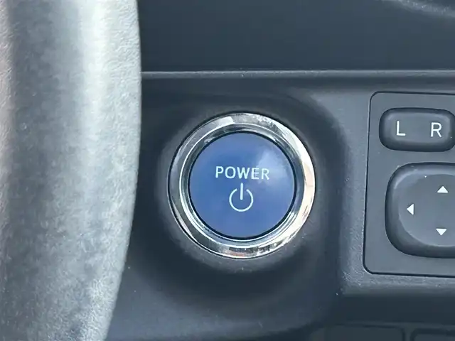 トヨタ アクア S 岡山県 2014(平26)年 9.8万km シルバーM 純正ナビ　NSCP-W64/ワンセグTV、CD、Bluetooth、AM、FM/ETC/バックカメラ/スマートキー/プッシュスタート
