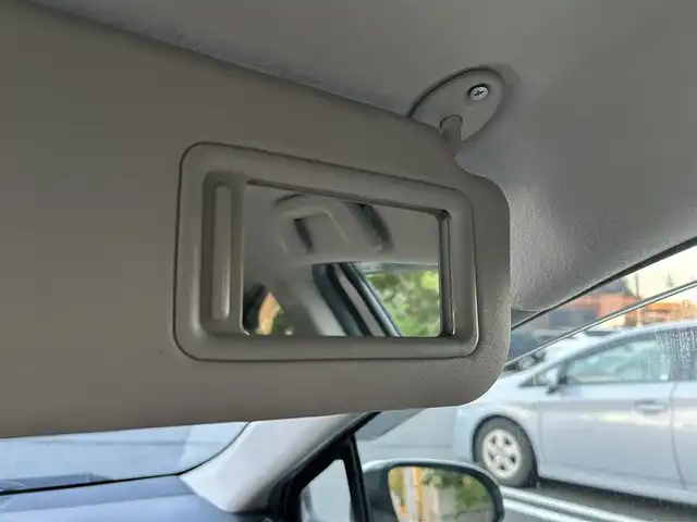 トヨタ アクア S 岡山県 2014(平26)年 9.8万km シルバーM 純正ナビ　NSCP-W64/ワンセグTV、CD、Bluetooth、AM、FM/ETC/バックカメラ/スマートキー/プッシュスタート