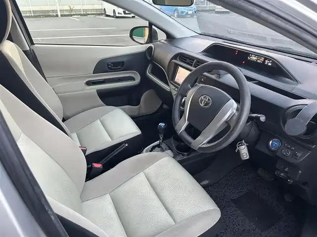 トヨタ アクア S 岡山県 2014(平26)年 9.8万km シルバーM 純正ナビ　NSCP-W64/ワンセグTV、CD、Bluetooth、AM、FM/ETC/バックカメラ/スマートキー/プッシュスタート