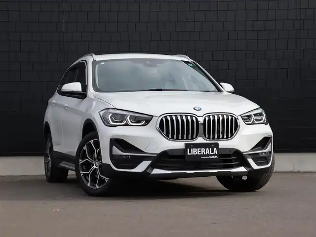 ＢＭＷ Ｘ１ xDrive 18d xライン 宮城県 2020(令2)年 3万km アルピンホワイトⅢ 純正ナビ（ＢＴ）/ＬＩＭスイッチ/インテリジェントセーフティ/ダイナミックトラクションコントロール/パークディスタンス/ダウンヒルアシスト/バックカメラ/ドライブモード/ハーフレザーシート/パワーシート（DN席）/メモリーシート（D席）/コーナーセンサー（前後）/デュアルエアコン/電動格納ミラー/ドライブレコーダー（前方）/リヤフォグランプ/フロントフォグランプ/プッシュスタート/コンフォートアクセス/MTモード付/ミラー一体型ETC/純正１８インチAW/純正フロアマット/ＬＥＤヘッドライト/オートライト/アイドリングストップ/禁煙車