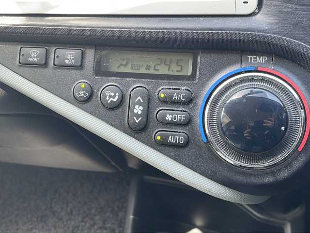 トヨタ アクア S 京都府 2014(平26)年 9.2万km コバルトブルーメタリック 社外SDナビ/NSCP-W46/CD/Bluetooth接続/ワンセグTV/バックカメラ　/ＥＴＣ　/ハロゲンライト　/横滑り防止　/純正フロアマット　/ベンチシート　/スマートキー /布系シート /オートライト /ダブルエアバック