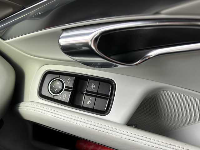 ポルシェ ケイマン GTS 鳥取県 2015(平27)年 4.8万km ダークブルーメタリック ディーラー車/６速マニュアル/スポーツクロノパッケージ/スポーツエキゾースト/PASM/電動格納リアスポイラー/BOSEサウンドシステム/スポーツシートプラス（レザー）/エアーシート（ヒーター）/エマージェンシーキーx2個/純正メモリナビゲーション/フルセグ・Bluetooth/バックカメラ/バックソナー/レッドキャリパー/純正20インチAW/エレクトリックパーキング/LEDヘッドライト/LEDデイライト/ETCユニット/天張アルカンターラ/アイドリングストップ/保証書・取説/記録簿R6R4R2H30H24H23H21