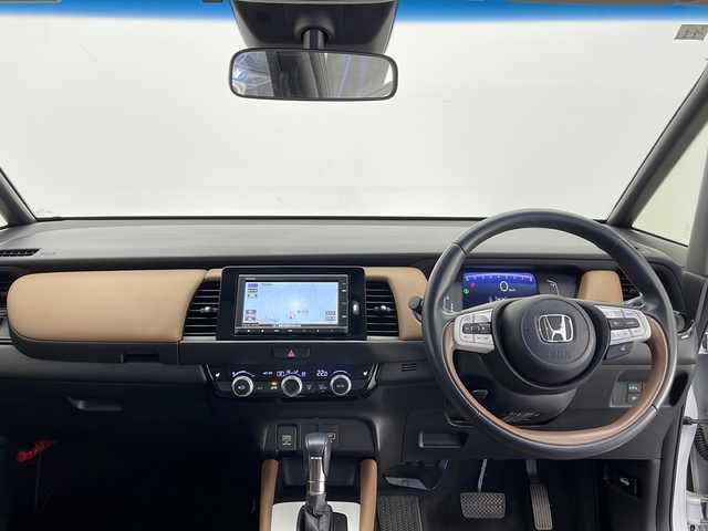 ホンダ フィット リュクス 長野県 2020(令2)年 3.4万km プレミアムサンライトホワイトパール 4WD/寒冷地仕様/純正ナビ/（Bluetooth/CD/USB/AM/FM)/バックカメラ/純正AWサマータイヤ4本/衝突軽減ブレーキ/レーンキープアシスト/レーダークルーズコントロール/前後コーナーセンサー/踏み間違い防止/前席シートヒーター/ステアリングヒーター/ETC/電子パーキングブレーキ/LEDヘッドライト/スマートキー/スペアキー