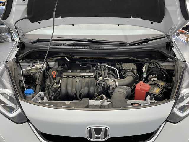 ホンダ フィット リュクス 長野県 2020(令2)年 3.4万km プレミアムサンライトホワイトパール 4WD/寒冷地仕様/純正ナビ/（Bluetooth/CD/USB/AM/FM)/バックカメラ/純正AWサマータイヤ4本/衝突軽減ブレーキ/レーンキープアシスト/レーダークルーズコントロール/前後コーナーセンサー/踏み間違い防止/前席シートヒーター/ステアリングヒーター/ETC/電子パーキングブレーキ/LEDヘッドライト/スマートキー/スペアキー