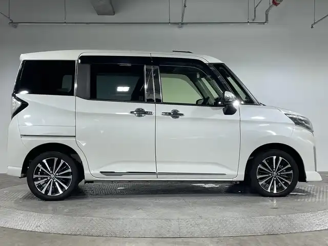 トヨタ ルーミー カスタムG－T 神奈川県 2020(令2)年 3万km パールホワイトⅢ ・純正９型SDナビゲーション【NSZT-Y68T】/＜フルセグ/CD/DVD/AMFM/BT＞/・バックカメラ/・両側パワースライドドア /・純正前方ドラレコ/・ビルトインETC/・電動パーキング/オートホールド/・前席シートヒーター/・社外GPSレーダー/・アイドリングストップ/・運転席シートリフター/・スマートキー/・プッシュスタート/・二列目シートバックテーブル/・オートライト/オートハイビーム/・革巻きステアリング/・前後ソナー/・スマートアシスト/・純正１５インチアルミホイール/・LEDヘッドライト/LEDフォグ