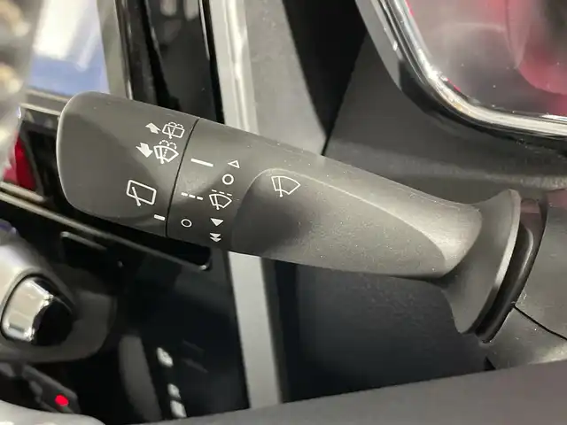 トヨタ ルーミー カスタムG－T 神奈川県 2020(令2)年 3万km パールホワイトⅢ ・純正９型SDナビゲーション【NSZT-Y68T】/＜フルセグ/CD/DVD/AMFM/BT＞/・バックカメラ/・両側パワースライドドア /・純正前方ドラレコ/・ビルトインETC/・電動パーキング/オートホールド/・前席シートヒーター/・社外GPSレーダー/・アイドリングストップ/・運転席シートリフター/・スマートキー/・プッシュスタート/・二列目シートバックテーブル/・オートライト/オートハイビーム/・革巻きステアリング/・前後ソナー/・スマートアシスト/・純正１５インチアルミホイール/・LEDヘッドライト/LEDフォグ