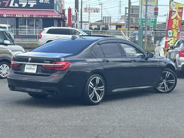 ＢＭＷ ７４０ｉ Mスポーツ 愛知県 2017(平29)年 10.8万km サファイアブラックP /正規輸入ディーラー車//メーカーHDDナビ//CD/DVD/フルセグTV/USB//バックカメラ//全周囲カメラ//サンルーフ//純正20インチアルミホイール//パワーバックドア//イージークローザードア//ハーマンカードンスピーカー//エアサス車//黒革ナッパレザーシート//メモリー機能付きパワーシート//前後シートヒーター//エアシート//マッサージ機能付きシート//本革巻きステアリング//電動ステアリングチルト＆テレスコピック機構//ステアリングスイッチ//パドルシフト//スマートキー//スペアスマートキー//ディスプレイキー//LEDオートヘッドライト//フロント＆リアフォグランプ//アンビエントライト//LEDルームランプ//アダプティブクルーズコントロール//ヘッドアップディスプレイ//アイドリングストップ//レーンアシスト//衝突軽減//ブラインドスポットモニター//横滑り防止//レインセンサー//リバース連動下向きドアミラー//盗難防止システム//フロアマット//ドアバイザー//前方ドライブレコーダー(コムテック)//保証書//取扱説明書