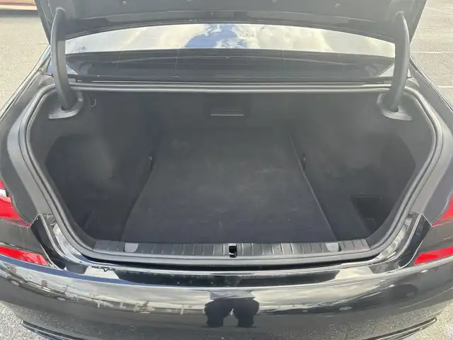 ＢＭＷ ７４０ｉ Mスポーツ 愛知県 2017(平29)年 10.8万km サファイアブラックP /正規輸入ディーラー車//メーカーHDDナビ//CD/DVD/フルセグTV/USB//バックカメラ//全周囲カメラ//サンルーフ//純正20インチアルミホイール//パワーバックドア//イージークローザードア//ハーマンカードンスピーカー//エアサス車//黒革ナッパレザーシート//メモリー機能付きパワーシート//前後シートヒーター//エアシート//マッサージ機能付きシート//本革巻きステアリング//電動ステアリングチルト＆テレスコピック機構//ステアリングスイッチ//パドルシフト//スマートキー//スペアスマートキー//ディスプレイキー//LEDオートヘッドライト//フロント＆リアフォグランプ//アンビエントライト//LEDルームランプ//アダプティブクルーズコントロール//ヘッドアップディスプレイ//アイドリングストップ//レーンアシスト//衝突軽減//ブラインドスポットモニター//横滑り防止//レインセンサー//リバース連動下向きドアミラー//盗難防止システム//フロアマット//ドアバイザー//前方ドライブレコーダー(コムテック)//保証書//取扱説明書