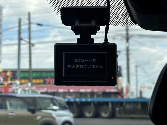 ＢＭＷ ７４０ｉ Mスポーツ 愛知県 2017(平29)年 10.8万km サファイアブラックP /正規ディーラー車//メーカーHDDナビ//CD/DVD/フルセグTV/USB//バックカメラ//全周囲カメラ//サンルーフ//純正20インチアルミホイール//パワーバックドア//イージークローザードア//ハーマンカードンスピーカー//エアサス車//黒革シート//メモリー機能付きパワーシート//前後シートヒーター//エアシート//マッサージ機能付きシート//本革巻きステアリング//電動ステアリングチルト＆テレスコピック機構//ステアリングスイッチ//パドルシフト//スマートキー//スペアスマートキー//ディスプレイキー//LEDオートヘッドライト//フロント＆リアフォグランプ//アンビエントライト//LEDルームランプ//アダプティブクルーズコントロール//ヘッドアップディスプレイ//アイドリングストップ//レーンアシスト//衝突軽減//ブラインドスポットモニター//横滑り防止//レインセンサー//リバース連動下向きドアミラー//盗難防止システム//フロアマット//ドアバイザー//前方ドライブレコーダー(コムテック)//保証書//取扱説明書