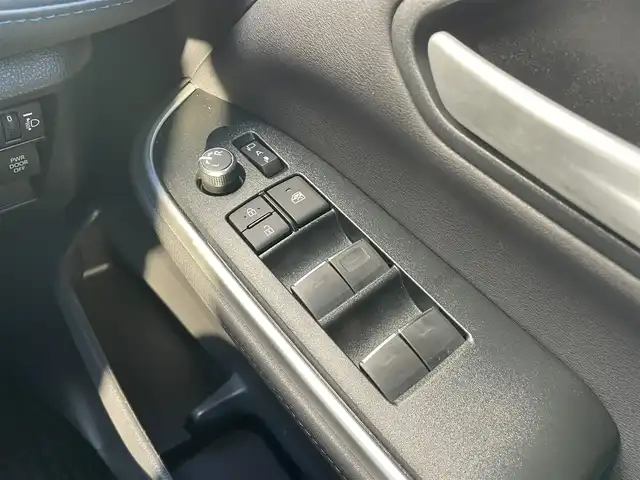 トヨタ ヴォクシー ハイブリッド S－Z 千葉県 2024(令6)年 1万km アティチュードブラックマイカ トヨタセーフティセンス/衝突軽減ブレーキ/レーンキープアシスト/レーダークルーズコントロール/オートハイビーム/クリアランスソナー/純正１０．５インチディスプレイオーディオナビ/フルセグ/BT/DVD/CD/USB/バックカメラ/後席モニター/ビルトインETC/両側パワースライドドア/モデリスタエアロ/衝突軽減ブレーキ　/LEDヘッドライト