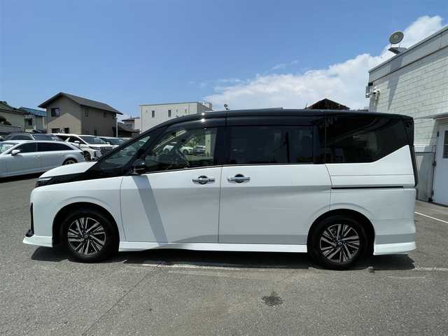 日産 セレナ e－パワー ハイウェイスター V 神奈川県 2023(令5)年 2.6万km パール
