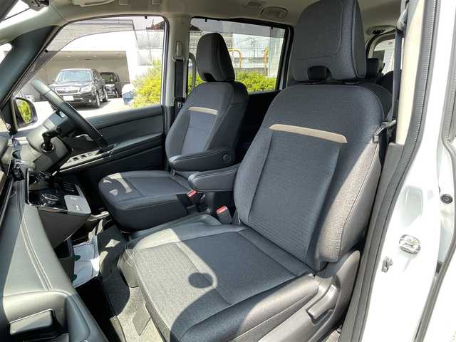 日産 セレナ e－パワー ハイウェイスター V 神奈川県 2023(令5)年 2.6万km パール
