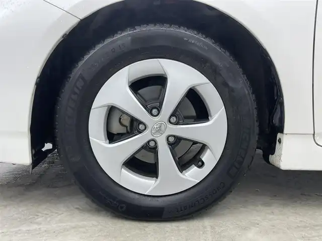 トヨタ プリウス S 愛知県 2012(平24)年 12.8万km ホワイトパールクリスタルシャイン 純正7インチナビ/・CD/・Bluetooth/・ワンセグ/バックカメラ/ビルトインETC/ドアバイザー/オートライト/LEDヘッドライト/フォグランプ/ステアスイッチ/純正ホイールキャップ/電格ミラー/オートエアコン/走行モード切替/プッシュスタート/スマートキー