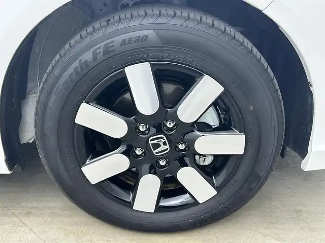 ホンダ フリード ハイブリット e:HEV AIR EX 岡山県 2025(令7)年 0.7万km プラチナホワイトパール 純正11.4インチナビ（LXM-247VFLi）/・FM/AM/Bluetooth/フルセグ/CD/DVD/全方位カメラ/ハーフレザーシート/・シートヒーター/両側パワースライドドア/ETC2.0/ドライブレコーダー/ホンダセンシング/・衝突軽減ブレーキ/・車線逸脱警報/・アダプティブクルーズコントロール/・オートハイビーム/BSM/オートブレーキホールド/純正フロアマット/純正アルミ/新車保証書/取扱説明書/スペアキー×１