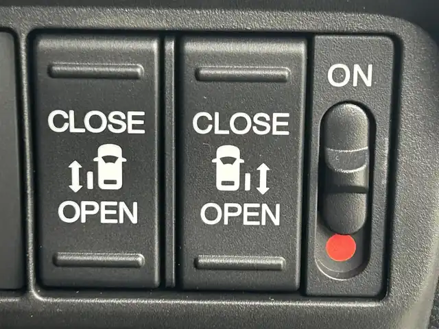 ホンダ フリード ハイブリット e:HEV AIR EX 岡山県 2025(令7)年 0.7万km プラチナホワイトパール 純正11.4インチナビ（LXM-247VFLi）/・FM/AM/Bluetooth/フルセグ/CD/DVD/全方位カメラ/ハーフレザーシート/・シートヒーター/両側パワースライドドア/ETC2.0/ドライブレコーダー/ホンダセンシング/・衝突軽減ブレーキ/・車線逸脱警報/・アダプティブクルーズコントロール/・オートハイビーム/BSM/オートブレーキホールド/純正フロアマット/純正アルミ/新車保証書/取扱説明書/スペアキー×１