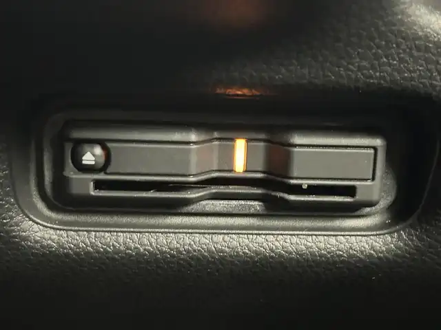 ホンダ フリード ハイブリット e:HEV AIR EX 岡山県 2025(令7)年 0.7万km プラチナホワイトパール 純正11.4インチナビ（LXM-247VFLi）/・FM/AM/Bluetooth/フルセグ/CD/DVD/全方位カメラ/ハーフレザーシート/・シートヒーター/両側パワースライドドア/ETC2.0/ドライブレコーダー/ホンダセンシング/・衝突軽減ブレーキ/・車線逸脱警報/・アダプティブクルーズコントロール/・オートハイビーム/BSM/オートブレーキホールド/純正フロアマット/純正アルミ/新車保証書/取扱説明書/スペアキー×１