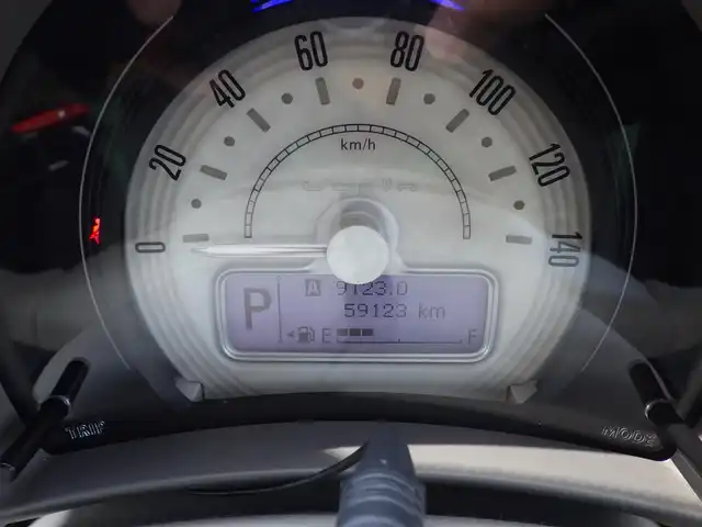 スズキ ラパン X 千葉県 2017(平29)年 6万km フェニックスレッドパール 社外メモリーナビ/地デジTV/【DVD/CD再生機能　Bluetooth接続】/運転席シートヒーター/革巻きステアリング/ウインカーミラー/HID/純正14インチアルミホイル/携帯リモコン