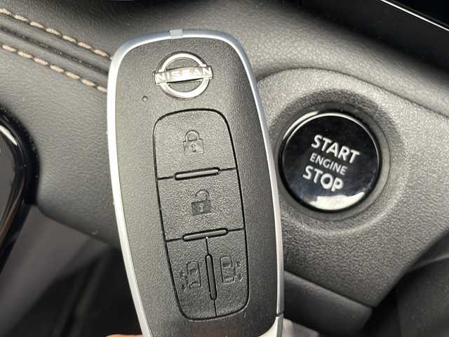 日産 セレナ ハイウェイスター V 愛知県 2023(令5)年 3.6万km プリズムホワイト プロパイロット/衝突軽減システム/全方位カメラ/両側パワースライドドア/クルーズコントロール/フルセグ/Bluetooth/バックカメラ/コーナーセンサー/純正アルミホイール/ブラインドスポットモニター/LEDヘッドライト/パドルシフト/イージーオープン機能/リアオートエアコン/インテリジェントミラー/オートマチックハイビーム/ETC/ステアリングスイッチ/スマートキー/プッシュスタート