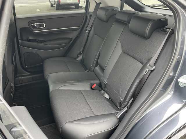 ホンダ ヴェゼル ハイブリッド e:HEV Z 栃木県 2023(令5)年 3.8万km メテオロイドグレーメタリック Honda SENSING/・衝突軽減ブレーキ(CMBS)/・誤発進抑制機能/・後方誤発進抑制機能/・近距離衝突軽減ブレーキ/・歩行者事故低減ステアリング/・路外逸脱抑制機能/・渋滞追従機能付アダプティブクルーズコントロー(ACC)/・車線維持支援システム(LKAS)/・トラフィックジャムアシスト(渋滞運転支援機能)/・先行車発進お知らせ機能/・標識認識機能/・オートハイビーム/・パーキングセンサーシステム/アダプティブドライビングビーム/ハンズフリーアクセスパワーテールゲート/純正9インチSDナビ［VXU-235VZi］/・フルセグ/・Bluetooth/・DVD/CD/SD/・USB/リアワイドカメラ/ETC/コンビシート/運転席＆助手席シートヒーター/パドルシフト/フルLEDヘッドライト/18インチアルミホイール