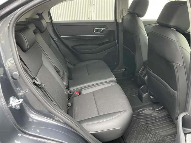 ホンダ ヴェゼル ハイブリッド e:HEV Z 栃木県 2023(令5)年 3.8万km メテオロイドグレーメタリック Honda SENSING/・衝突軽減ブレーキ(CMBS)/・誤発進抑制機能/・後方誤発進抑制機能/・近距離衝突軽減ブレーキ/・歩行者事故低減ステアリング/・路外逸脱抑制機能/・渋滞追従機能付アダプティブクルーズコントロー(ACC)/・車線維持支援システム(LKAS)/・トラフィックジャムアシスト(渋滞運転支援機能)/・先行車発進お知らせ機能/・標識認識機能/・オートハイビーム/・パーキングセンサーシステム/アダプティブドライビングビーム/ハンズフリーアクセスパワーテールゲート/純正9インチSDナビ［VXU-235VZi］/・フルセグ/・Bluetooth/・DVD/CD/SD/・USB/リアワイドカメラ/ETC/コンビシート/運転席＆助手席シートヒーター/パドルシフト/フルLEDヘッドライト/18インチアルミホイール