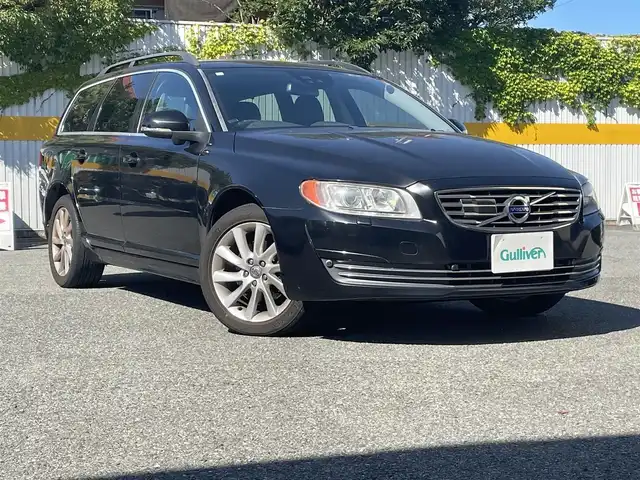 ボルボ Ｖ７０ T4 SE 兵庫県 2014(平26)年 7.8万km 黒 純正ＳＤナビ/・ワンセグＴＶ/・ＡＵＸ/・ＵＳＢ/・オートライト/・純正アルミ/・純正フロアマット/・パドルシフト/・シートヒーター/・エアーシート/・レザーシート/・パワーシート/・スマートキー×２/・取説/・保証書/・パドルシフト/・ルーフレール