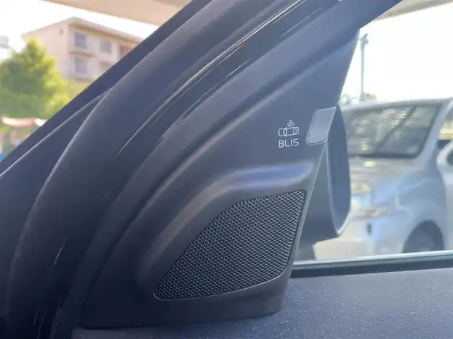 ボルボ Ｖ７０ T4 SE 兵庫県 2014(平26)年 7.8万km 黒 純正ＳＤナビ/・ワンセグＴＶ/・ＡＵＸ/・ＵＳＢ/・オートライト/・純正アルミ/・純正フロアマット/・パドルシフト/・シートヒーター/・エアーシート/・レザーシート/・パワーシート/・スマートキー×２/・取説/・保証書/・パドルシフト/・ルーフレール