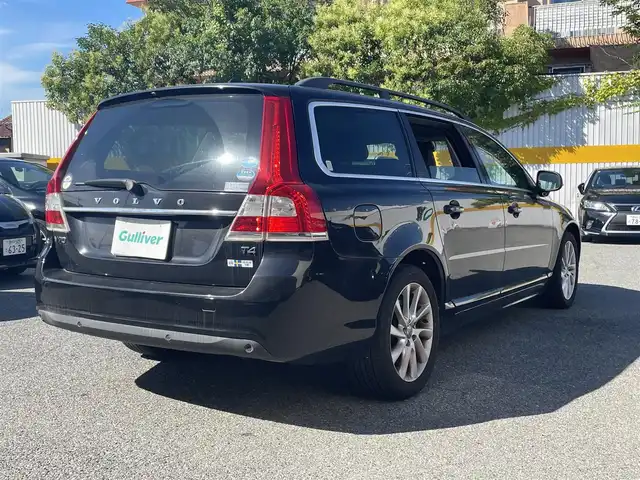 ボルボ Ｖ７０ T4 SE 兵庫県 2014(平26)年 7.8万km 黒 純正ＳＤナビ/・ワンセグＴＶ/・ＡＵＸ/・ＵＳＢ/・オートライト/・純正アルミ/・純正フロアマット/・パドルシフト/・シートヒーター/・エアーシート/・レザーシート/・パワーシート/・スマートキー×２/・取説/・保証書/・パドルシフト/・ルーフレール