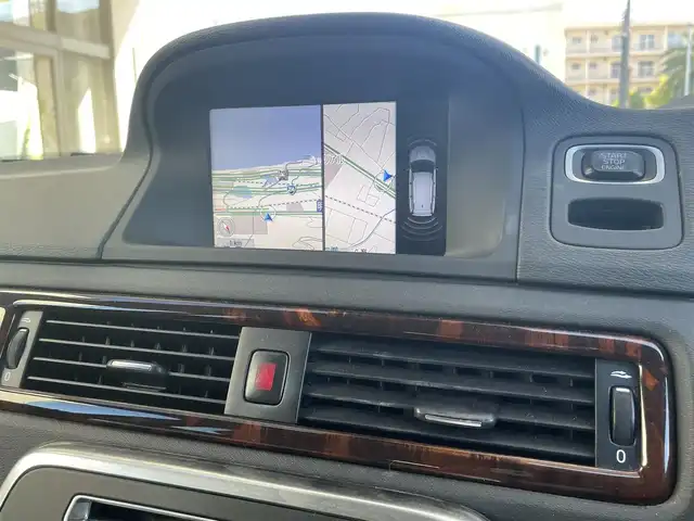 ボルボ Ｖ７０ T4 SE 兵庫県 2014(平26)年 7.8万km 黒 純正ＳＤナビ/・ワンセグＴＶ/・ＡＵＸ/・ＵＳＢ/・オートライト/・純正アルミ/・純正フロアマット/・パドルシフト/・シートヒーター/・エアーシート/・レザーシート/・パワーシート/・スマートキー×２/・取説/・保証書/・パドルシフト/・ルーフレール